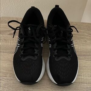 Asics Gel Excite 10 Black and White size 9